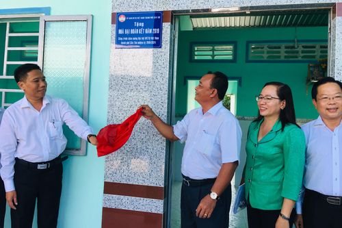 Cần Thơ: Trao tặng 29 căn nhà Đại đoàn kết cho hộ nghèo