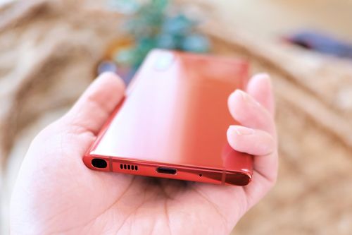 Thành trì Samsung từ bỏ, giắc cắm tai nghe sẽ biến mất trên smartphone