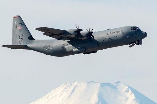 Mỹ dừng bay hơn 100 'lực sĩ' C-130 vì vết nứt bất thường