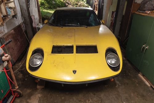 Siêu xe Lamborghini Miura tìm thấy trong kho cũ, rao bán 1,2 triệu USD