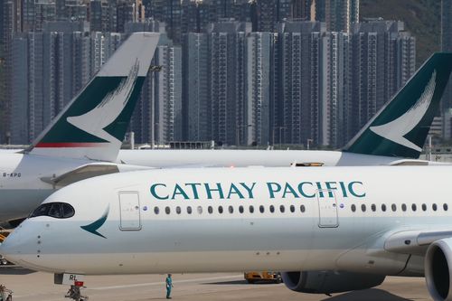 Doanh nghiệp nhà nước Trung Quốc cấm nhân viên bay Cathay Pacific