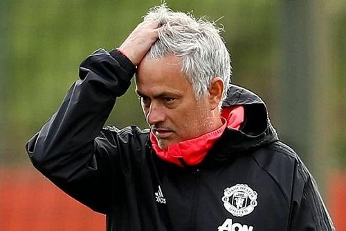 Mourinho bị CĐV MU 'ném đá' tơi bời vì coi thường Quỷ đỏ trước thềm mùa giải mới