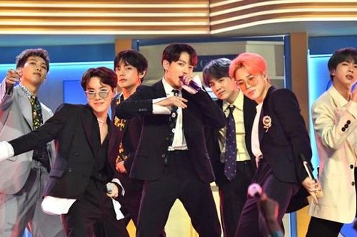Fan phản ứng bất ngờ khi BTS tuyên bố tạm ngừng hoạt động