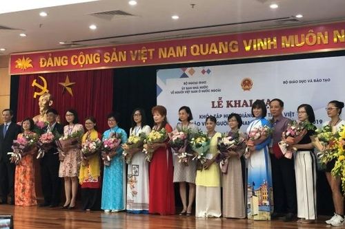 Tập huấn giảng dạy tiếng Việt cho 80 giáo viên người Việt Nam ở nước ngoài