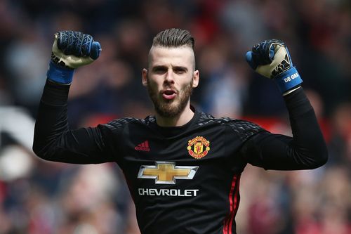 De Gea chơi chiêu, Mourinho chê MU... mà thèm