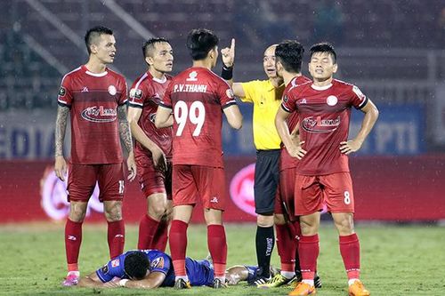 CLB TPHCM vỡ mộng lật ngôi của Hà Nội: Đừng tiếc, thầy Chung!