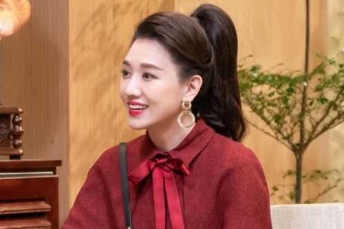 Hari Won: Quen 6 tháng Trấn Thành cầu hôn, tôi làm cô dâu mà như đi dự sự kiện