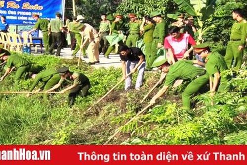 Tĩnh Gia: Hơn 200 cán bộ, chiến sỹ tham gia hoạt động 'Dòng sông, kênh mương không rác thải'