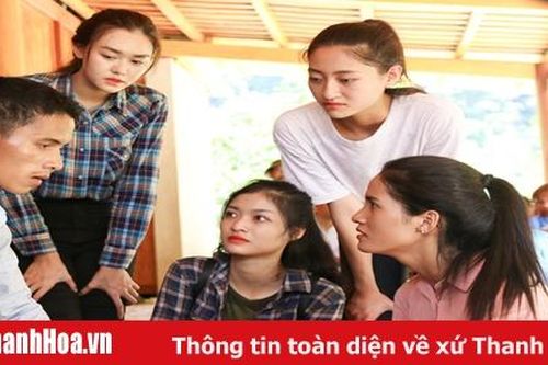 Top 3 Miss World Việt Nam hỗ trợ người dân vùng bão lũ tại Quan Sơn