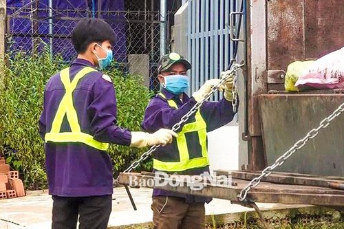 Xung phong thu gom rác ở nông thôn