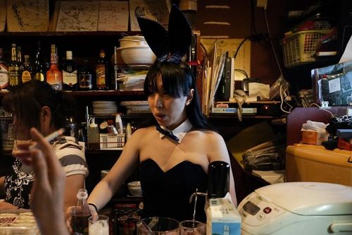 Khu phố đêm với những con hẻm tí hon ở thủ đô Tokyo