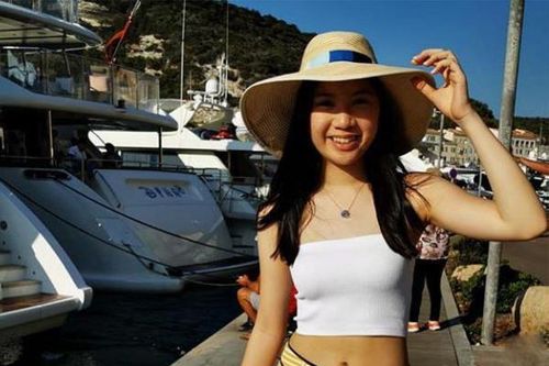 Con gái Chân Tử Đan sở hữu vóc dáng như người mẫu ở tuổi 15