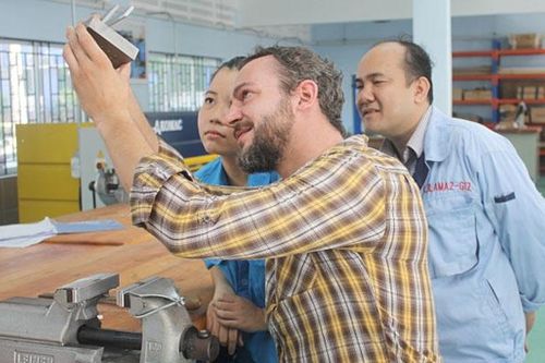 Gỡ dần những 'điểm nghẽn' để nâng cao chất lượng nguồn nhân lực