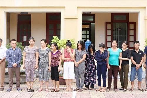 Bắt 7 phụ nữ trong đường đánh bạc bằng hình thức lô đề