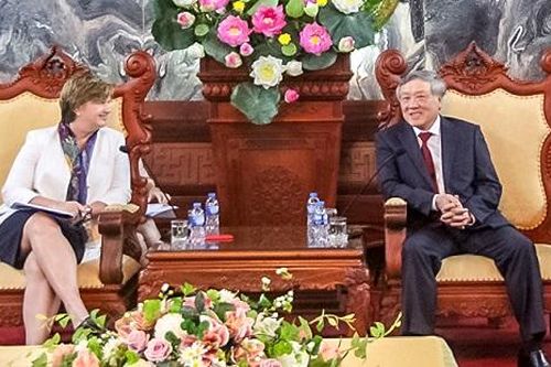 Chánh án TANDTC Nguyễn Hòa Bình tiếp Trưởng đại diện Quỹ Nhi đồng LHQ tại Việt Nam