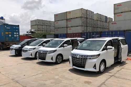 Tháng cô hồn, dân bán xe vẫn hét giá chênh 300 triệu