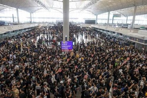 Cảnh sát Hong Kong bắt giữ gần 150 đối tượng biểu tình quá khích