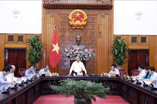 Thủ tướng Nguyễn Xuân Phúc: Ưu tiên nguồn vốn cho các dự án quan trọng cấp bách
