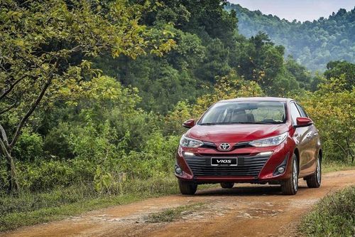 Doanh số xe Toyota bất ngờ tăng trưởng gấp đôi