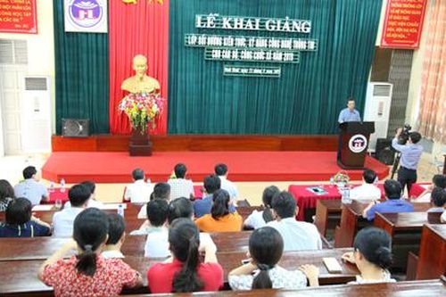 Khai giảng lớp bồi dưỡng kiến thức, kỹ năng công nghệ thông tin cho cán bộ, công chức xã