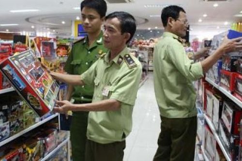 Nhiều thủ đoạn mới trong kinh doanh hàng cấm, hàng nhập lậu