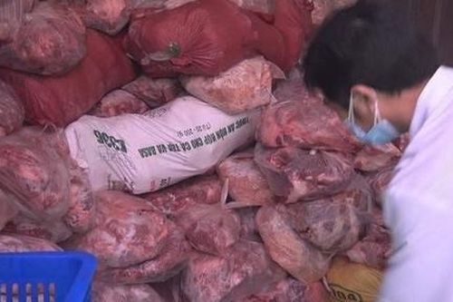 Ớn lạnh cơ sở sản xuất giò chả bằng thịt bốc mùi hôi