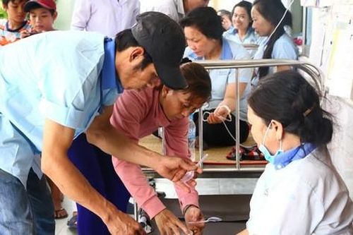 Vụ ngộ độc thuốc diệt mọt ở Bình Dương: Hàng chục công nhân tiếp tục nhập viện