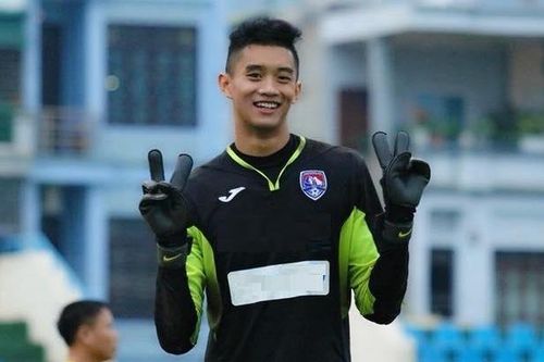 Thủ môn 20 tuổi của U22 Việt Nam có chiều cao 1,93 m, hơn Văn Lâm 5 cm