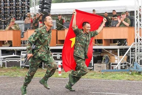 Tuyển Việt Nam thi đấu hết mình ở giải bắn súng tiếp sức Army Games