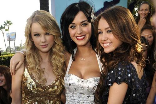 Katy Perry muốn mời Taylor Swift đến dự lễ cưới vào cuối năm