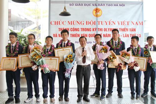 Học sinh Việt Nam giành 7 huy chương Olympic quốc tế Thiên văn học