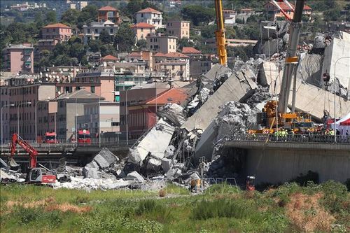 Một số phần của cầu cạn Morandi bị sập không được bảo trì trong suốt 25 năm