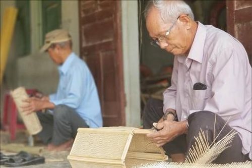 Kinh tế Kinh tế 'Bình mới, rượu cũ'