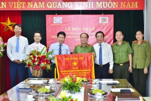 Vụ Thanh toán đón nhận Cờ thi đua của Bộ Công an