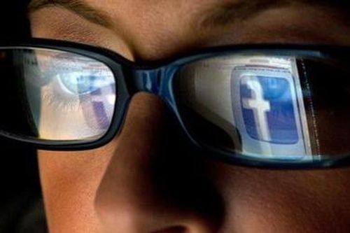 Lời hứa gió bay, Facebook tiếp tục nghe lén người dùng