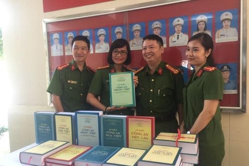 Học viện CSND ra mắt bộ từ điển Công an song ngữ