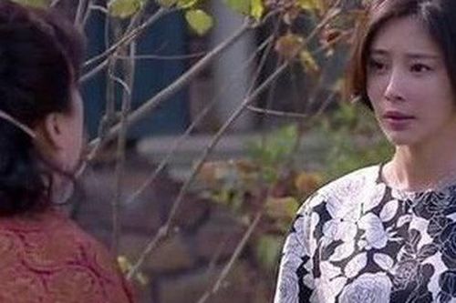 Ở cữ ngày nào mẹ chồng cũng cho ăn cơm rau mà hàng xóm sang chơi lại được dịp 'thể hiện', con dâu khôn khéo nói 1 câu khiến mẹ chồng xấu hổ