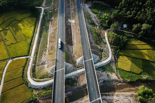 Cao tốc Đà Nẵng - Quảng Ngãi khai thác 2 năm, dân vẫn chưa có đường đi