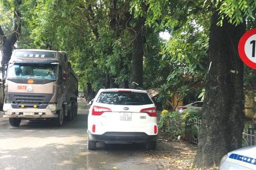 Xe quá tải quần thảo đường 70
