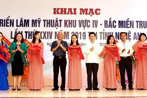 Nghệ An: Khai mạc triển lãm mỹ thuật Bắc miền Trung