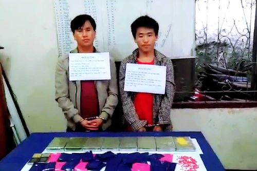 Bắt quả tang 2 đối tượng vận chuyển 8 bánh heroin, 6.000 viên ma túy