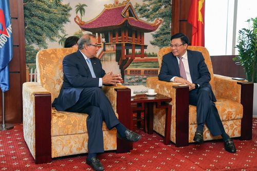 Tổng giám đốc Petrovietnam Lê Mạnh Hùng tiếp Phó Chủ tịch Thường trực, Tổng giám đốc Tập đoàn AES