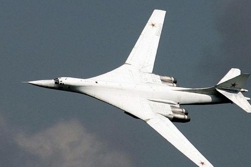 Nga điều 2 máy bay ném bom Tu-160 tập trận chiến thuật