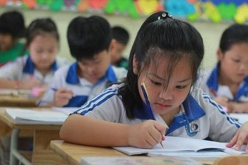 Nhà trường tăng học phí phải được sự đồng thuận của tất cả phụ huynh học sinh