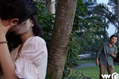 'Về nhà đi con ngoại truyện', Huệ hôn Quốc điên cuồng làm ông Sơn choáng