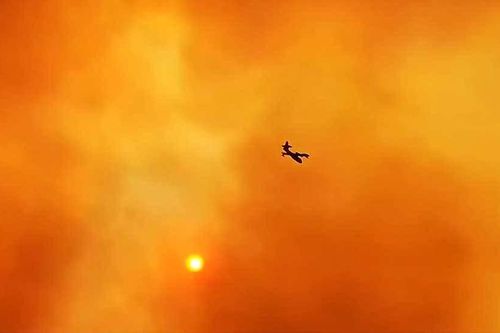 Xem máy bay lao vào 'hỏa ngục'