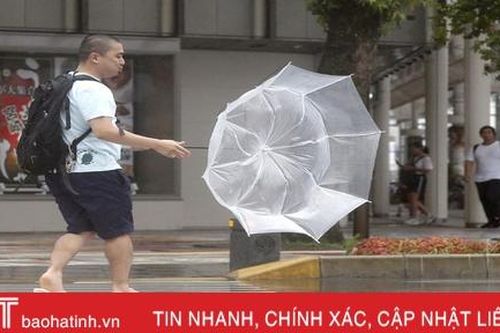 Hơn 400.000 người dân Nhật Bản được khuyến cáo sơ tán tránh bão Krosa