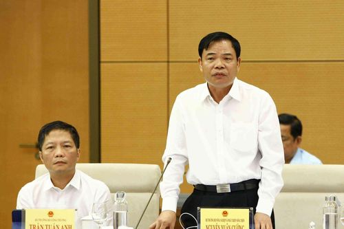 Bộ trưởng Nguyễn Xuân Cường: Giúp ngư dân phòng tránh thiên tai là nhiệm vụ quan trọng