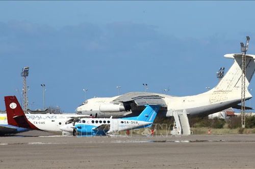 Hoạt động tại sân bay duy nhất ở Libya bị đình trệ do bị trúng tên lửa