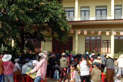 Ayun Pa:Tặng 250 suất quà cho người nghèo vào ngày Lễ Vu Lan báo hiếu